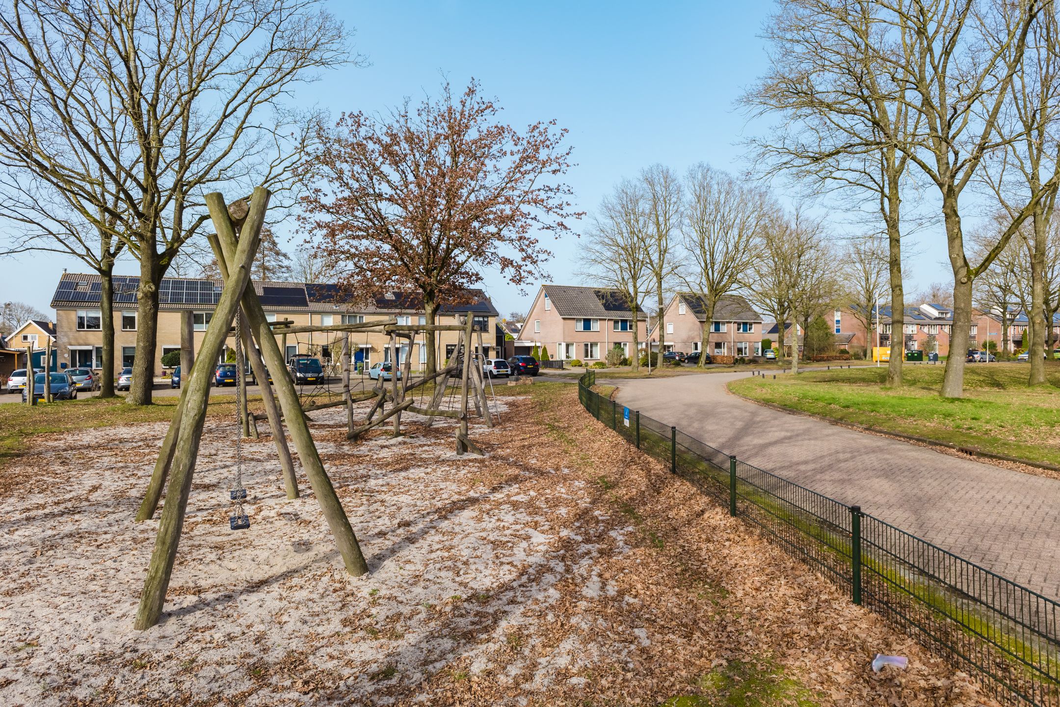 Spacious and well maintained semi detached house with garage in quiet Wijnjewoude — 16