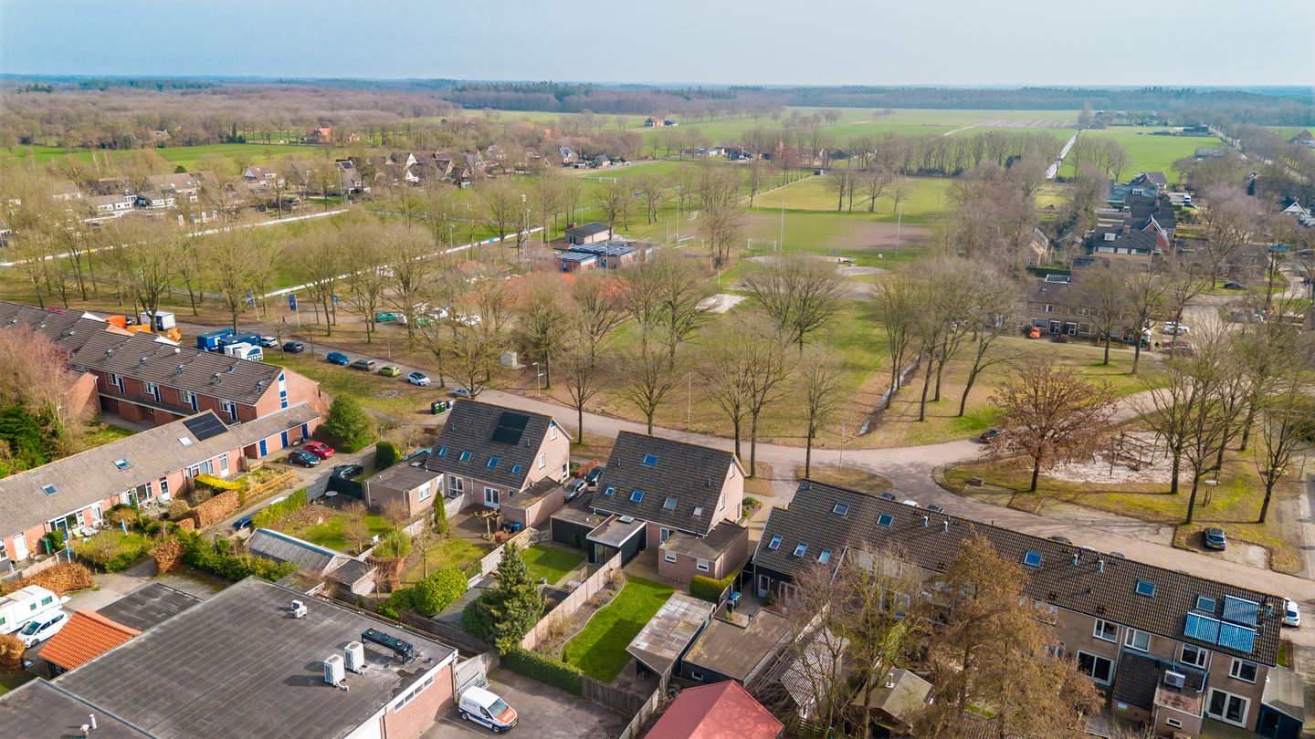 Spacious and well maintained semi detached house with garage in quiet Wijnjewoude — 18