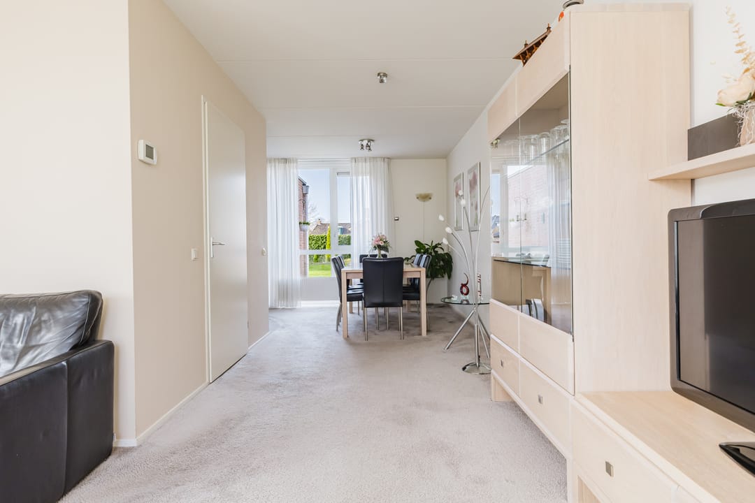 Spacious and well maintained semi detached house with garage in quiet Wijnjewoude — 24