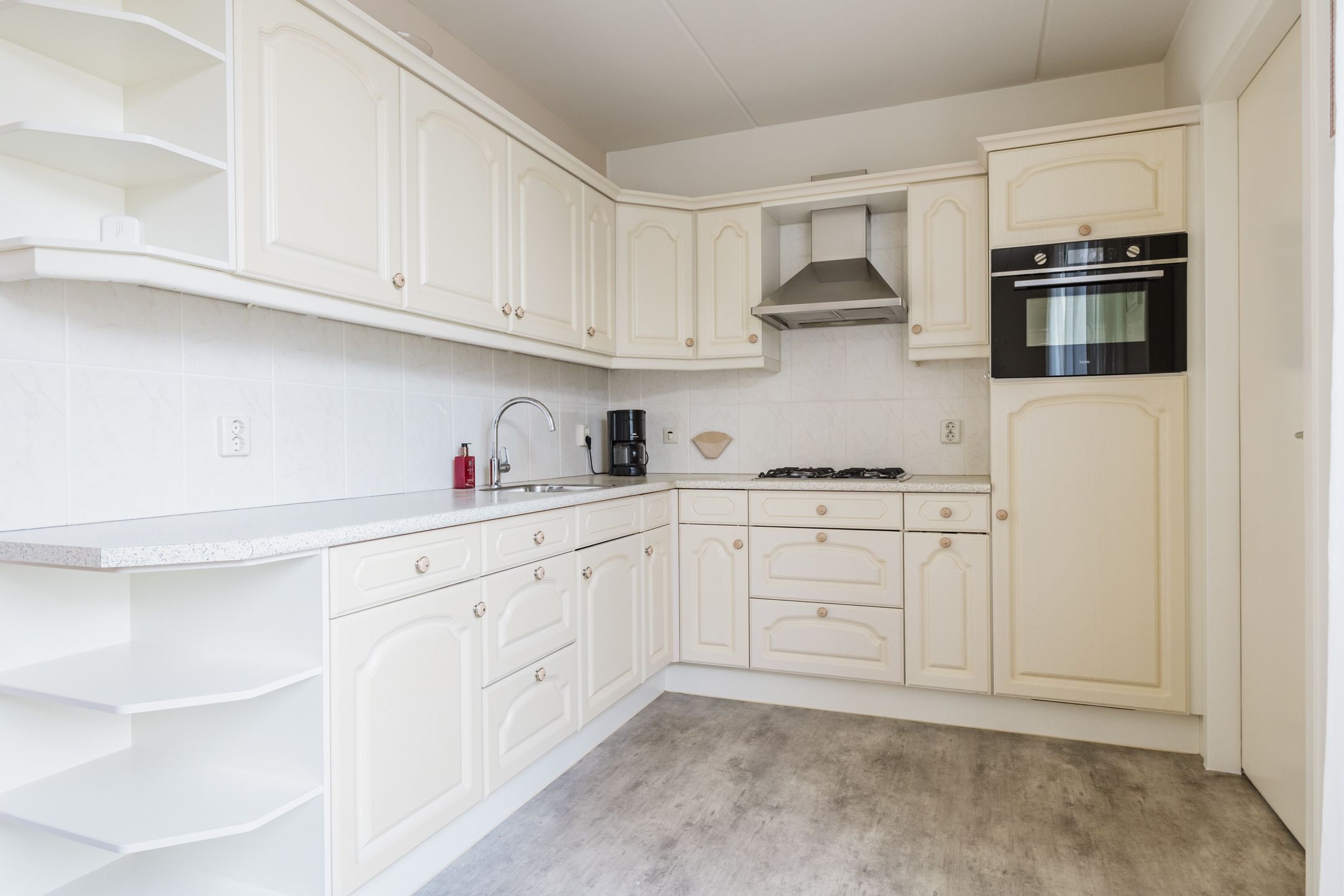 Spacious and well maintained semi detached house with garage in quiet Wijnjewoude — 28