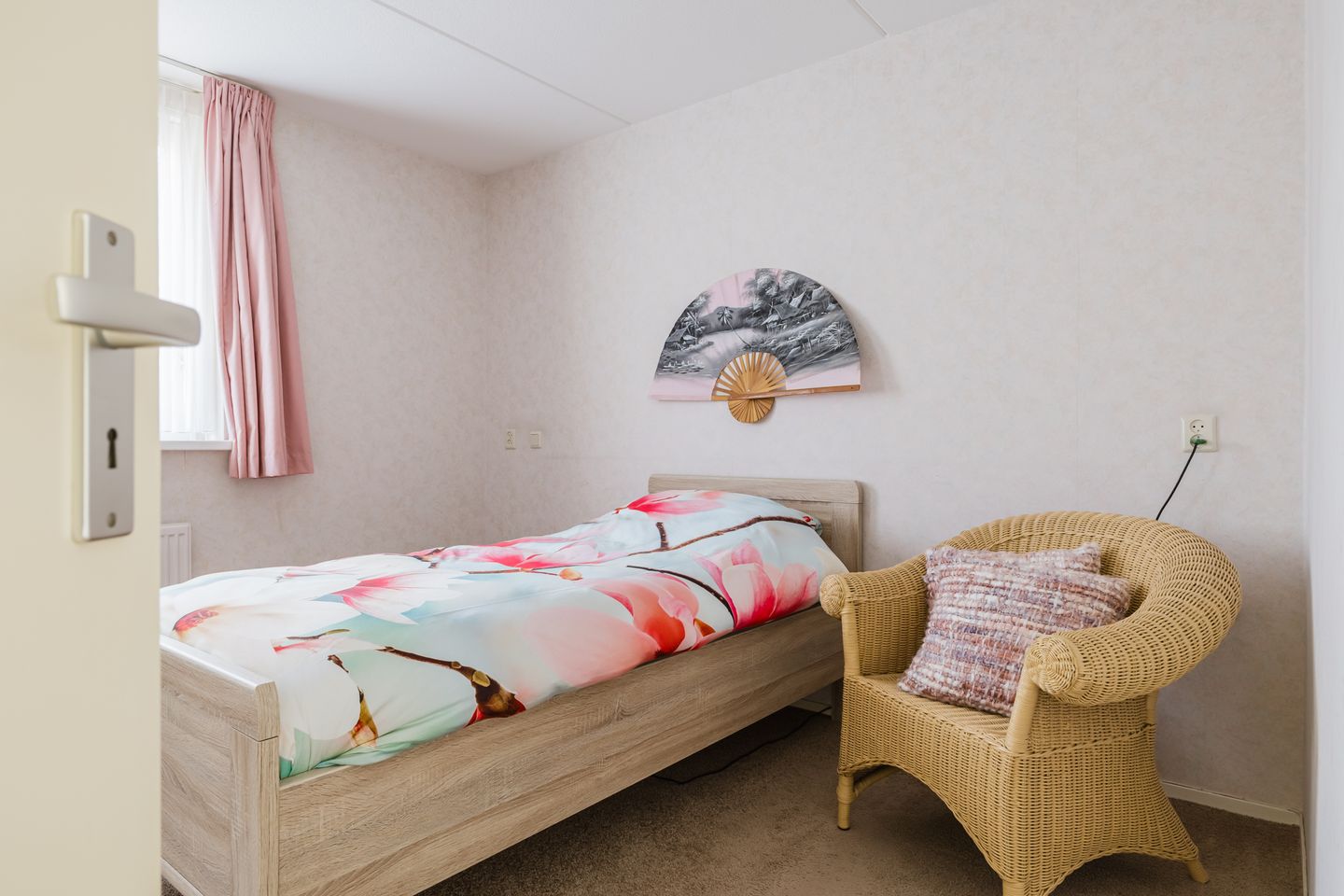 Spacious and well maintained semi detached house with garage in quiet Wijnjewoude — 38