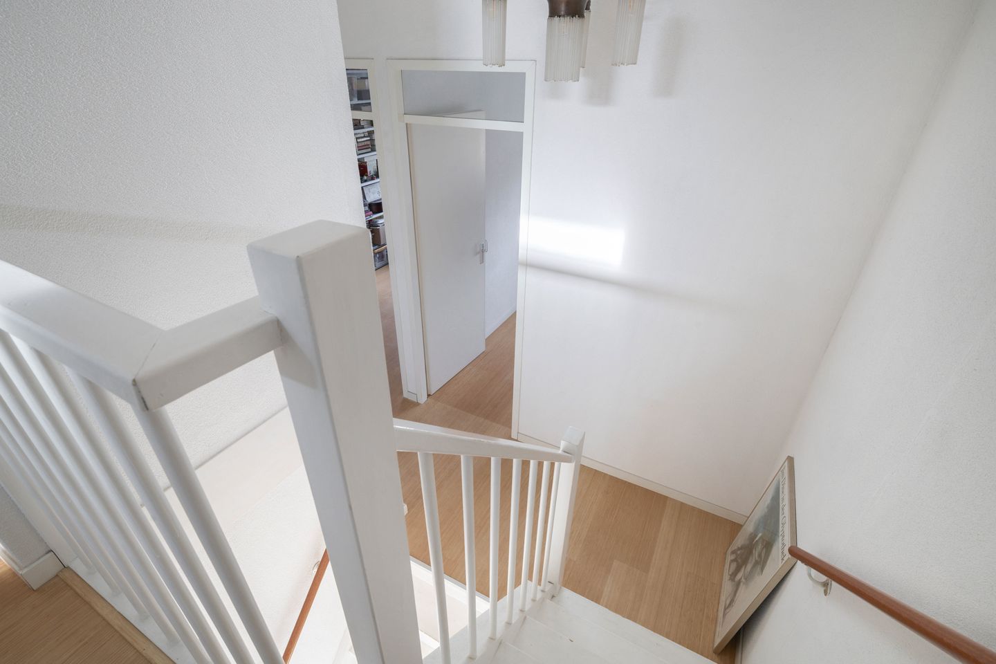 Split-Level Home with Water Views and Private Dock in Wormerveer — 12