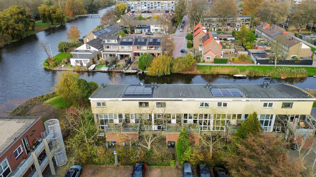 Split-Level Home with Water Views and Private Dock in Wormerveer — 31