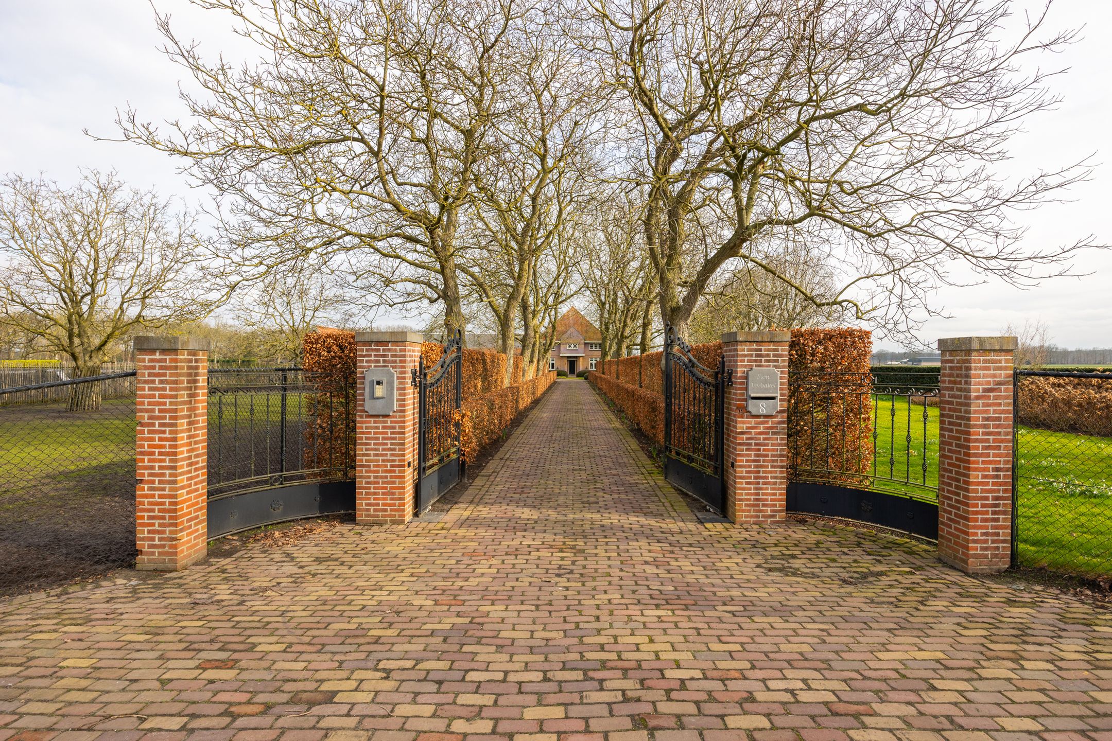 Stately Country Home with Private Driveway and Spacious Plot in Rucphen — 86
