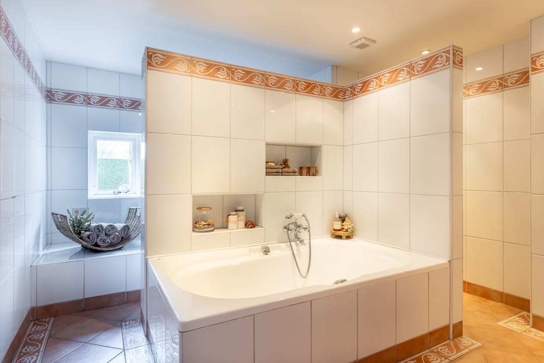 Stately Country Home with Private Driveway and Spacious Plot in Rucphen — 46