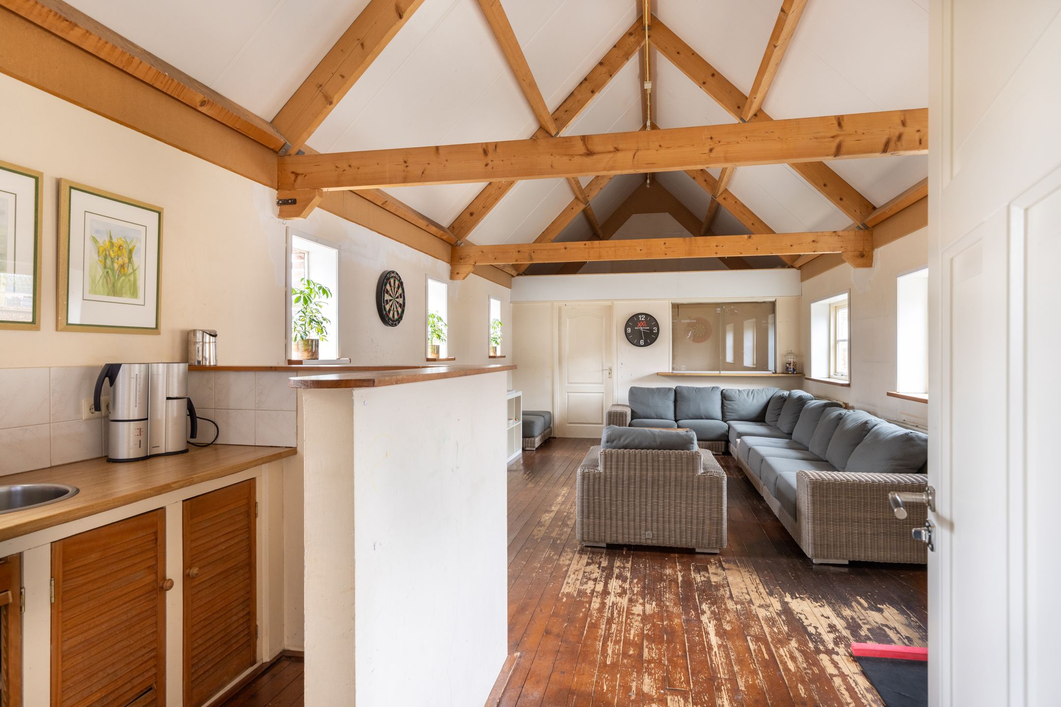 Stately Country Home with Private Driveway and Spacious Plot in Rucphen — 77