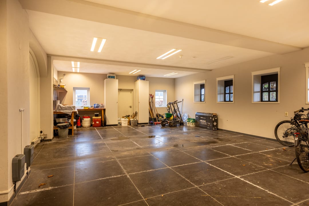 Stately Country Home with Private Driveway and Spacious Plot in Rucphen — 81