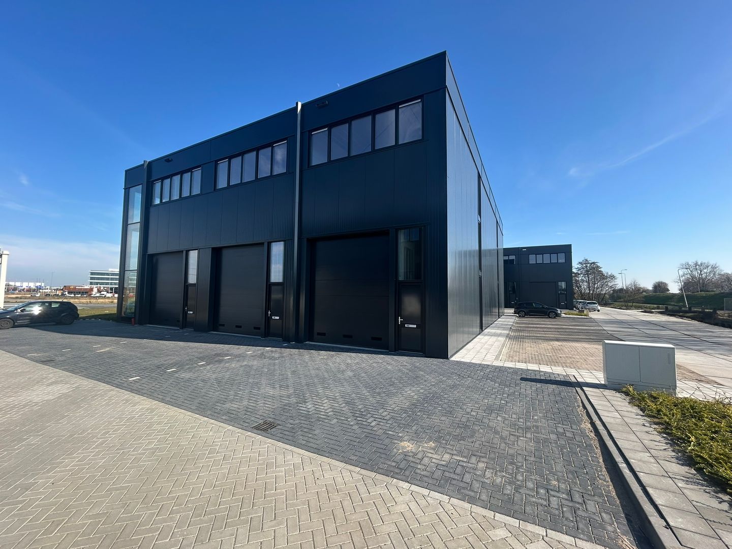 View photo 1 of Honderdland 976