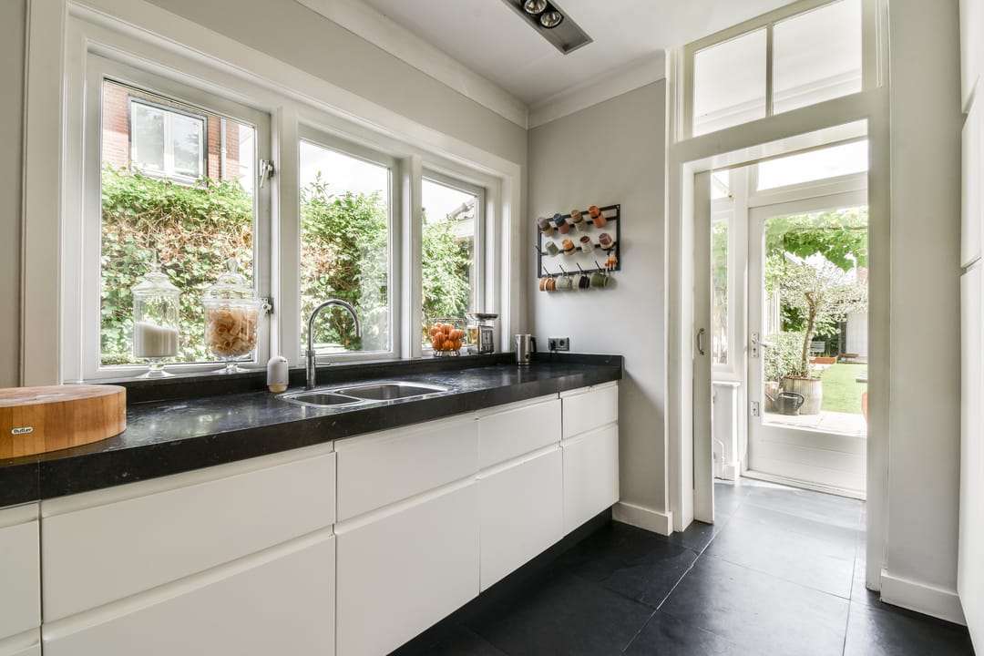 Stylish 1930s Semi-Detached Home with 5 Bedrooms in Sassenheim Center — 12