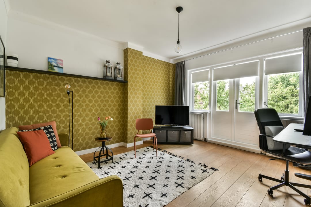 Stylish 1930s Semi-Detached Home with 5 Bedrooms in Sassenheim Center — 21