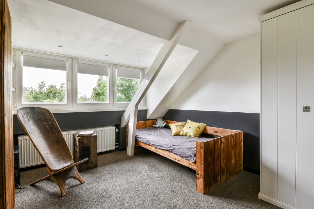 Stylish 1930s Semi-Detached Home with 5 Bedrooms in Sassenheim Center — 29