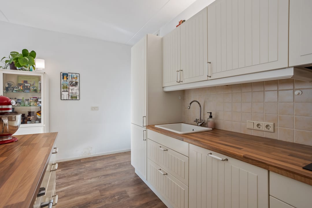 Photo 8 of Heidestraat 15-1