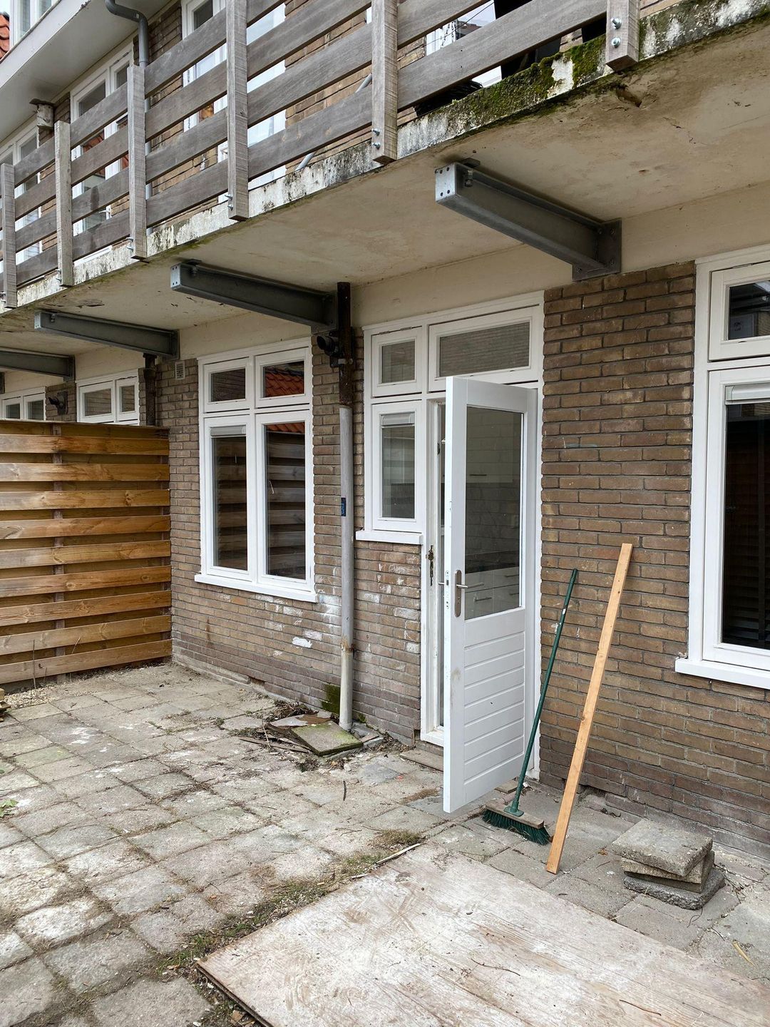 Photo 16 of Diepenbrockstraat 71