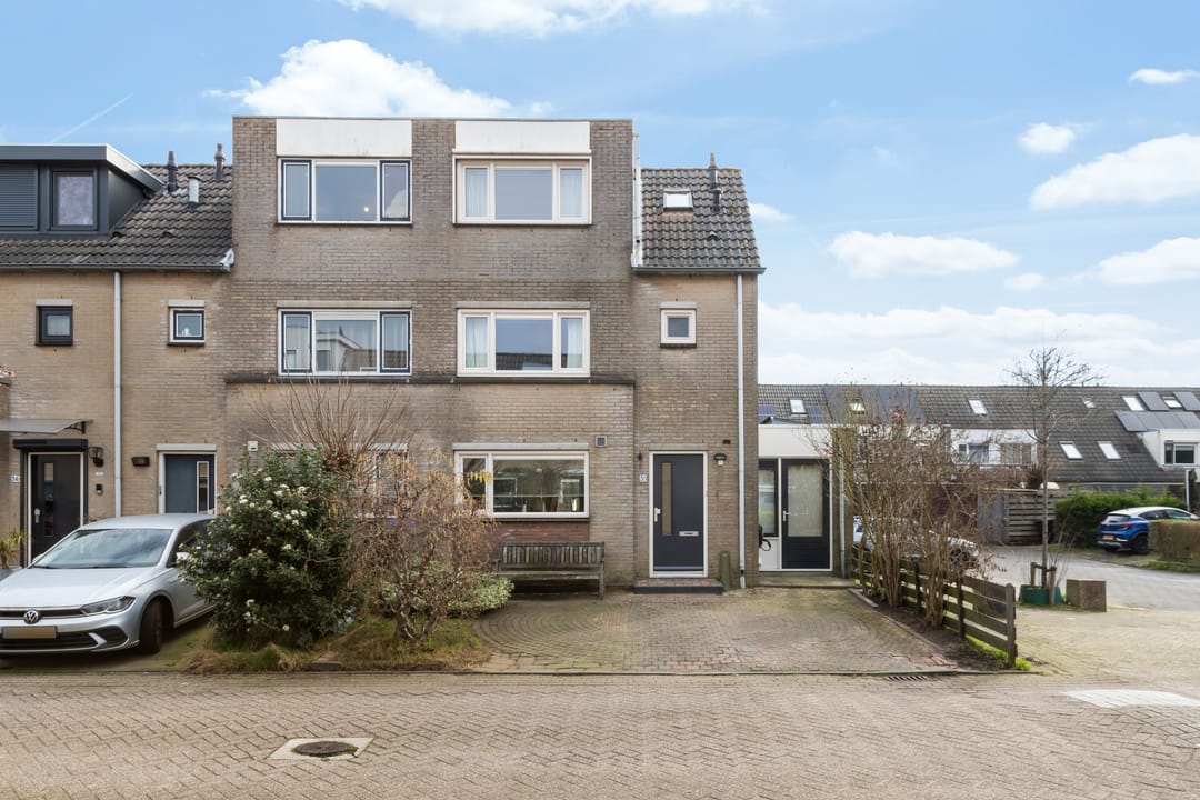 Ruime en duurzame hoekwoning met kantoorpotentieel in Gouda Goverwelle