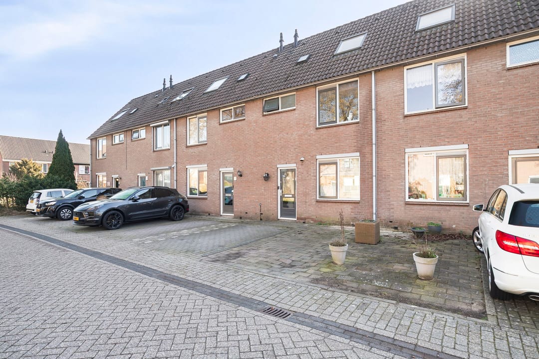 Photo 2 of Dotterbloem 7