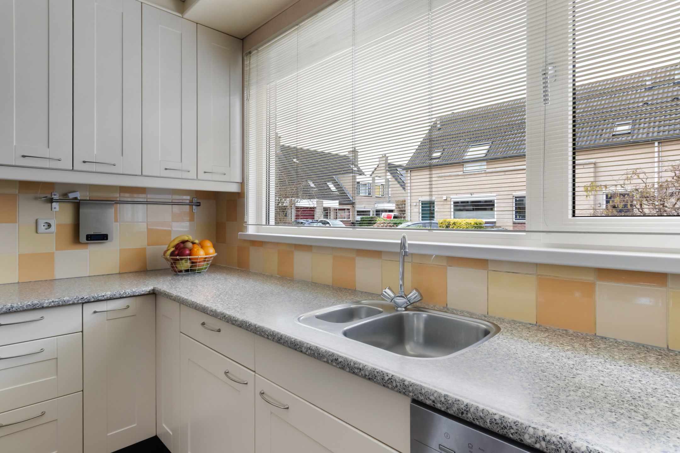 Spacious and sustainable corner house with office potential in Gouda Goverwelle — 28