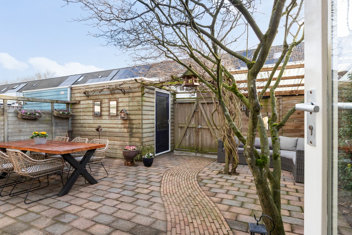 Spacious and sustainable corner house with office potential in Gouda Goverwelle — 53