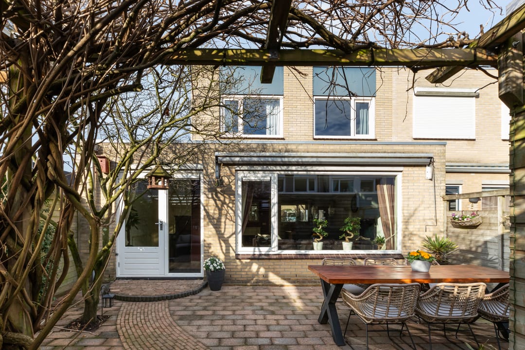 Spacious and sustainable corner house with office potential in Gouda Goverwelle — 59