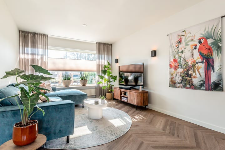 Photo 2 of Vondellaan 21