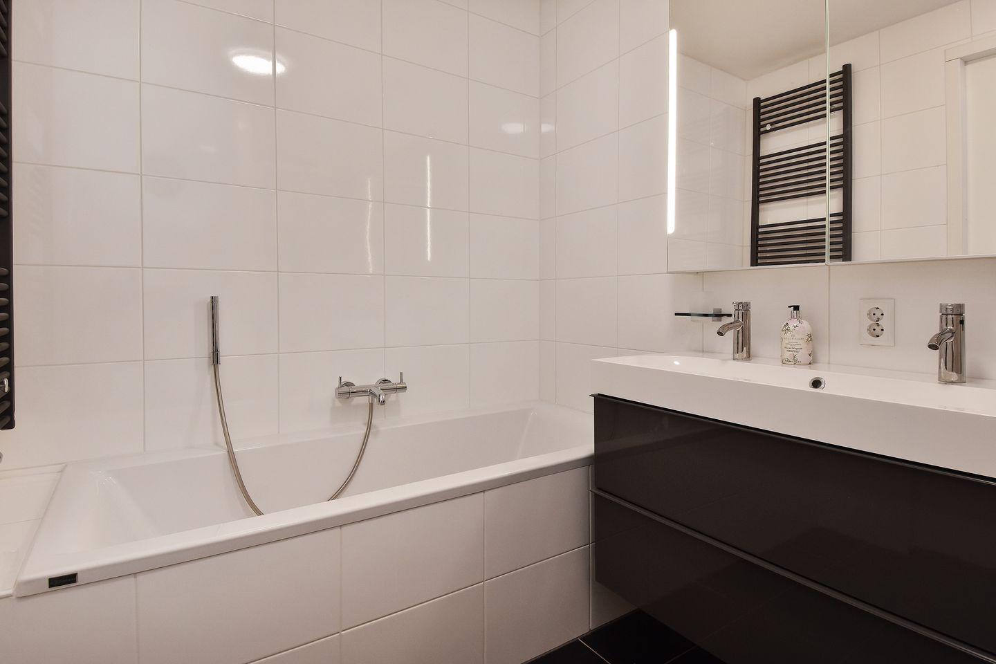 Photo 35 of Tjalie Robinsonduin 94