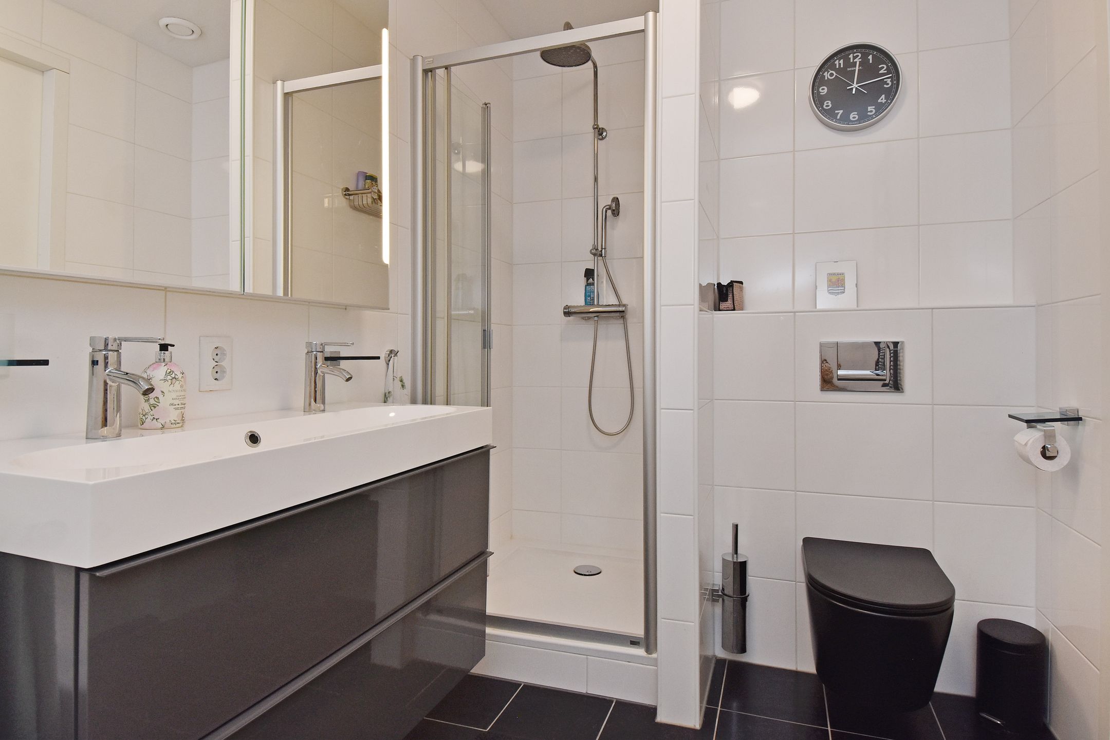 Photo 36 of Tjalie Robinsonduin 94