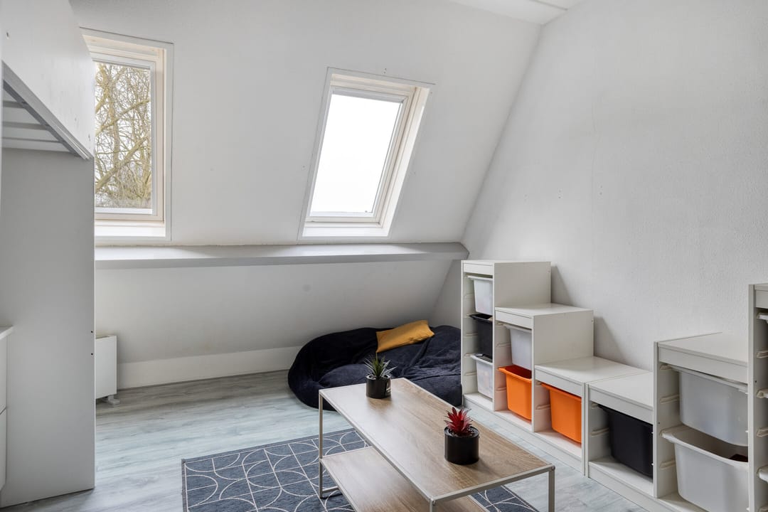 Spacious detached family home with 5 bedrooms and sunny garden in Sluiskil — 19