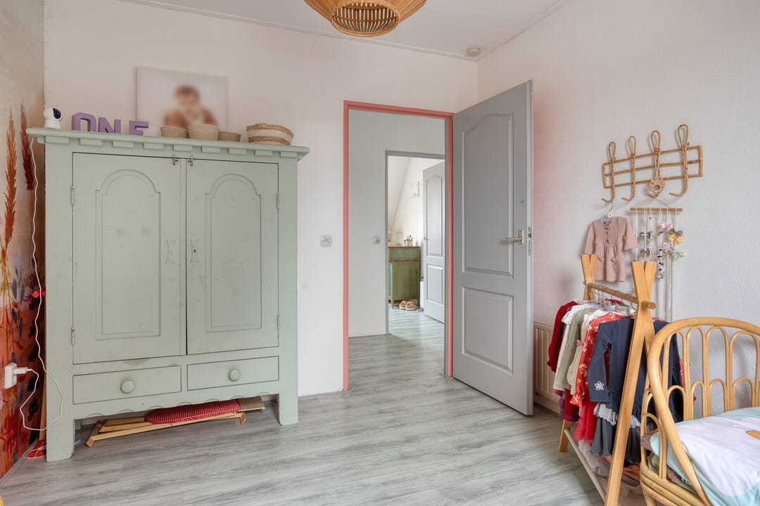 Spacious detached family home with 5 bedrooms and sunny garden in Sluiskil — 23
