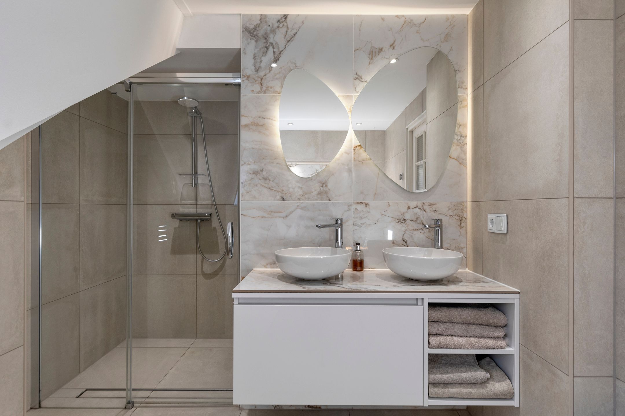 Spacious Trendy Home with Solar Panels and Designer Bathroom — 23
