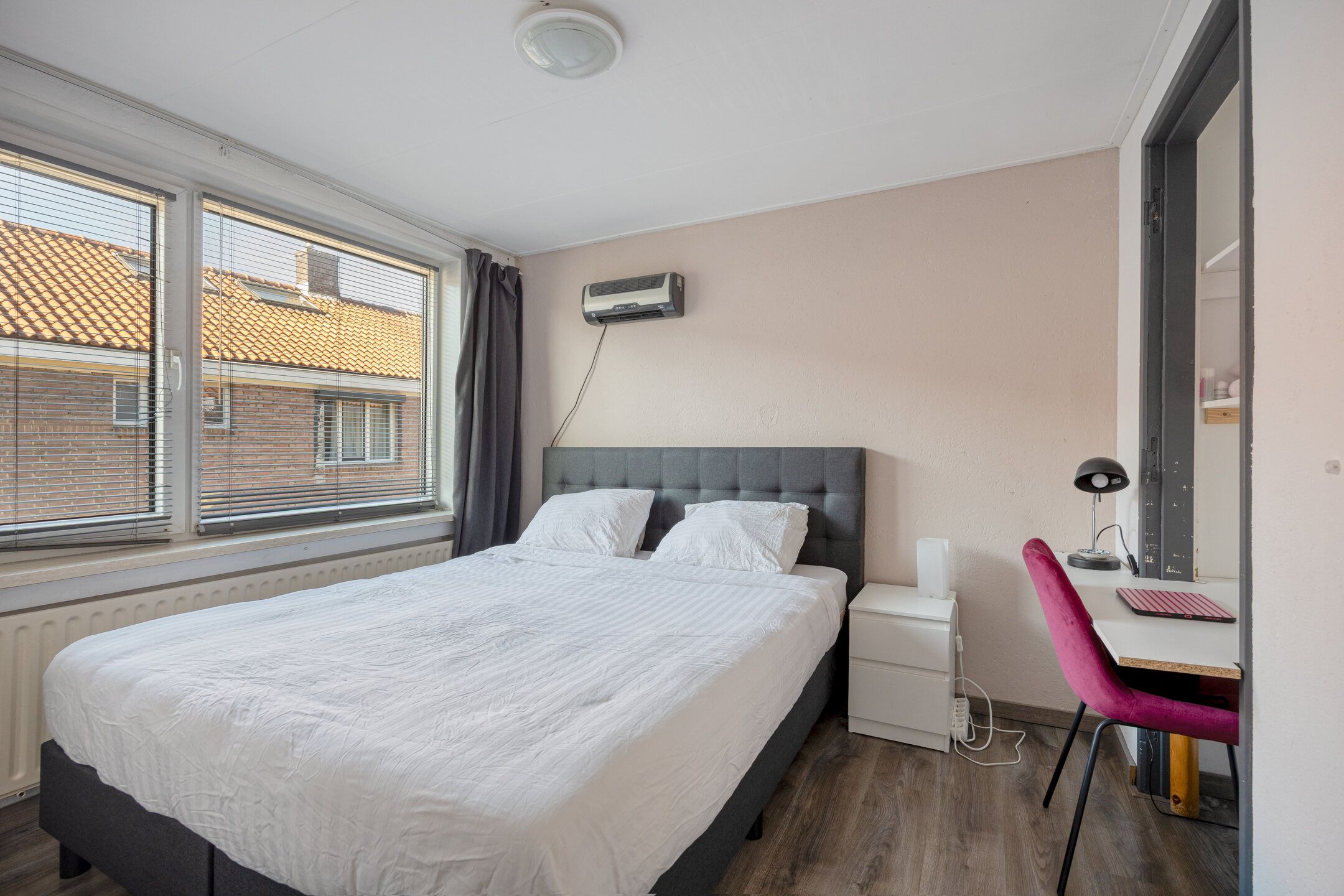 Spacious family home with sunny garden and extra room in Tilburg Korvel — 21