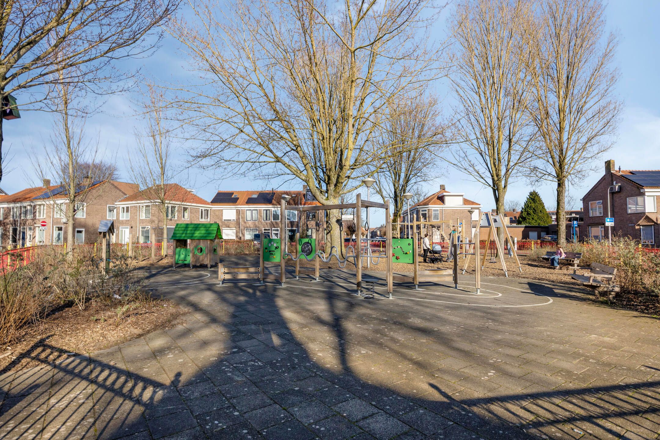 Spacious family home with sunny garden and extra room in Tilburg Korvel — 33