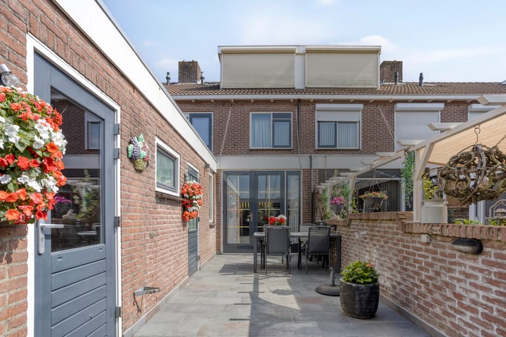 Photo 2 of Dick Tolstraat 116