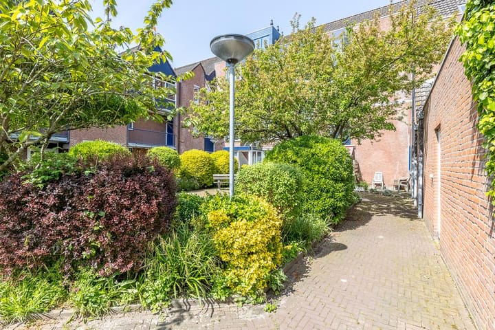 Photo 4 of Van Dishoeckstraat 68