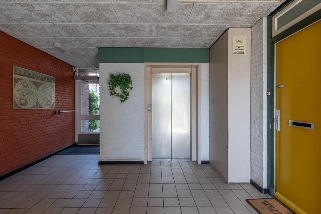 Photo 8 of Van Dishoeckstraat 68