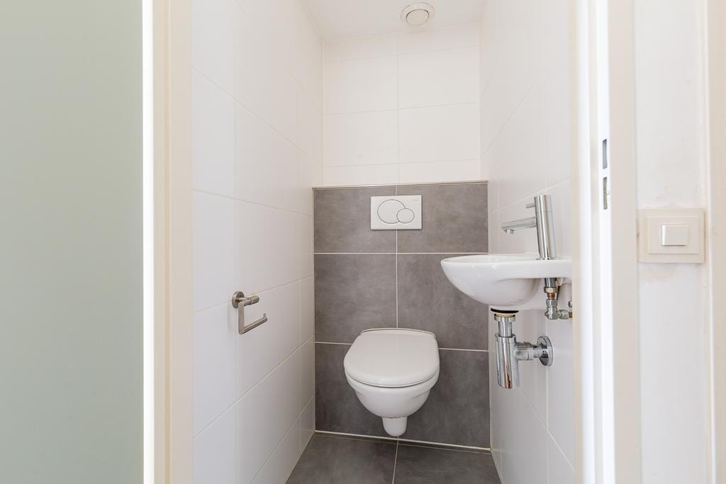 Photo 18 of Van Dishoeckstraat 68