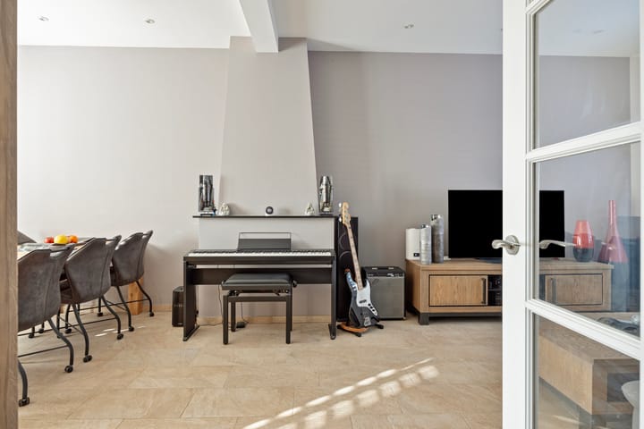 Photo 4 of Bredeweg 377