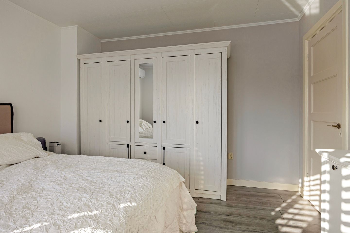 Photo 19 of Bredeweg 377