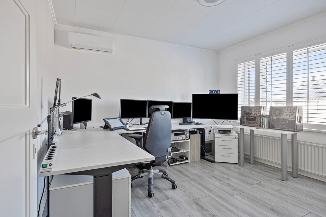 Photo 22 of Bredeweg 377