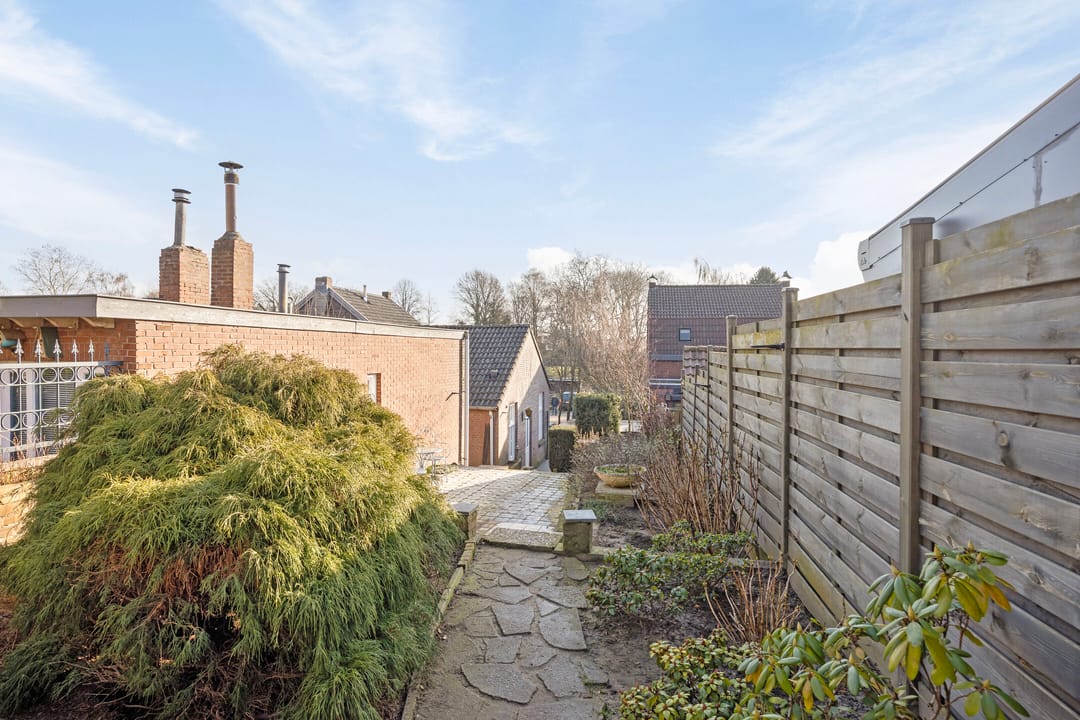 Photo 31 of Bredeweg 377