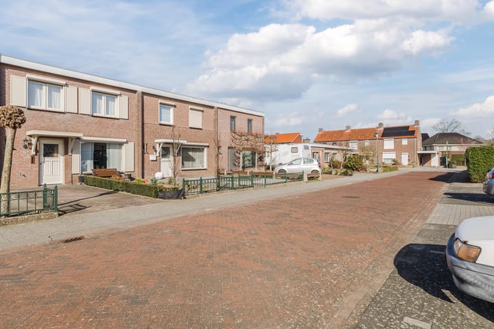 Foto 4 van Madeliefstraat 6