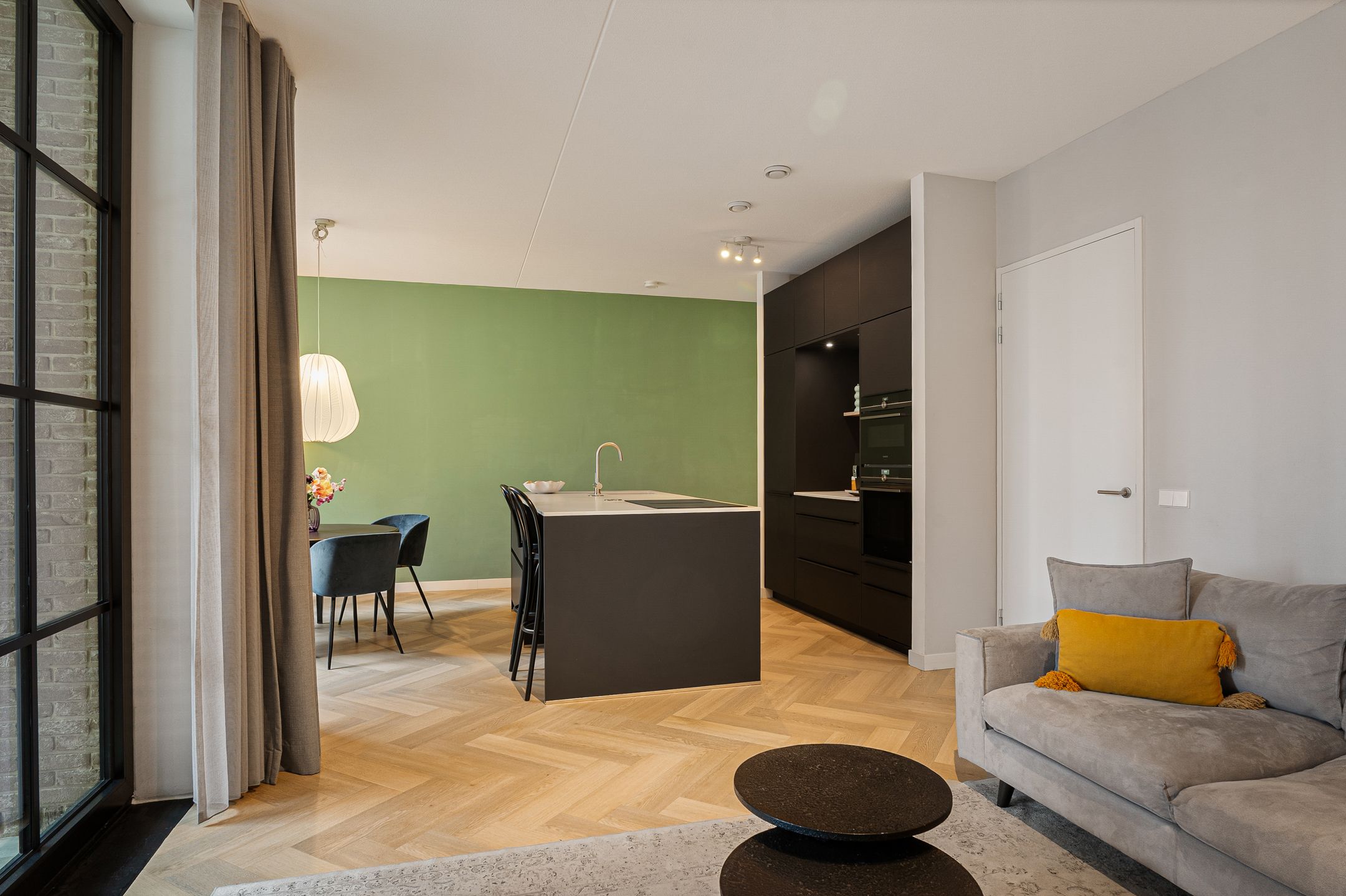 Photo 3 of Abraham Tuschinskistraat 61