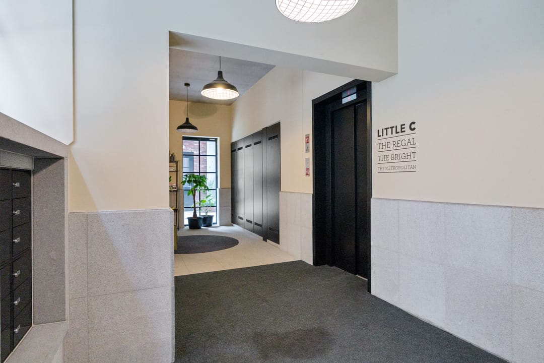 Photo 7 of Abraham Tuschinskistraat 61