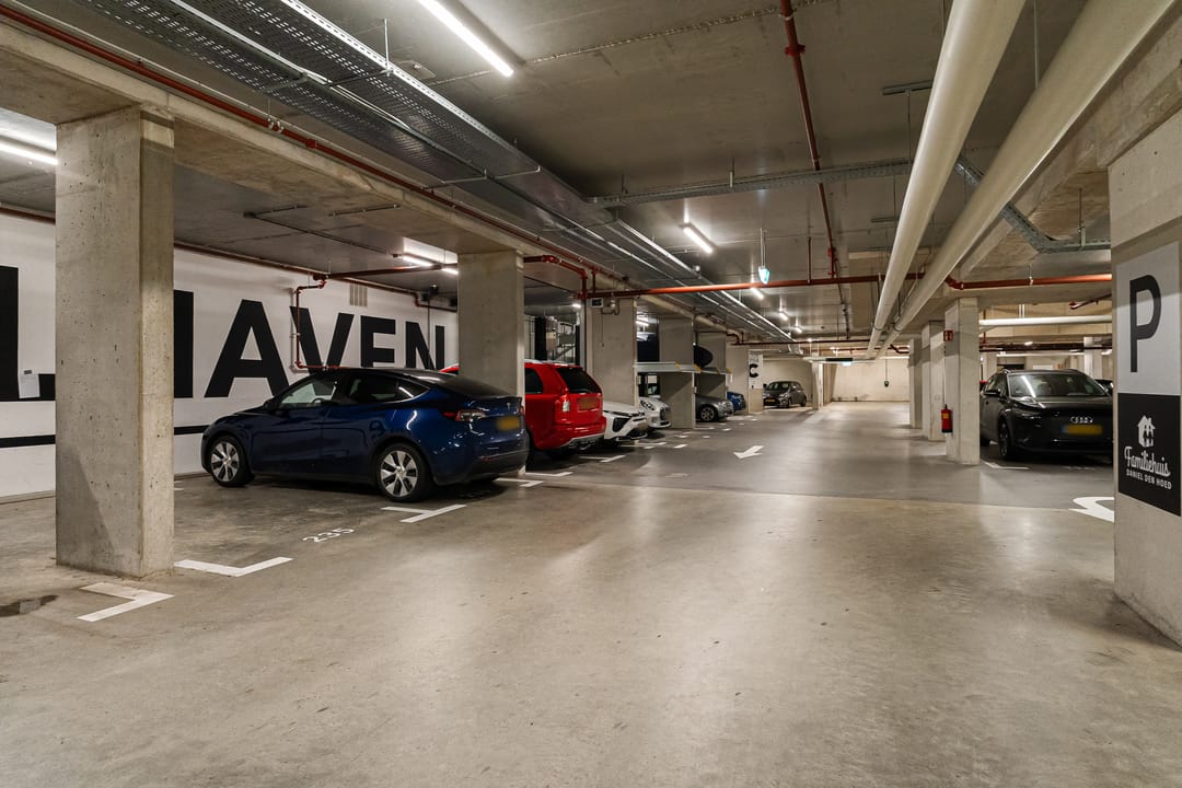 Photo 62 of Abraham Tuschinskistraat 61