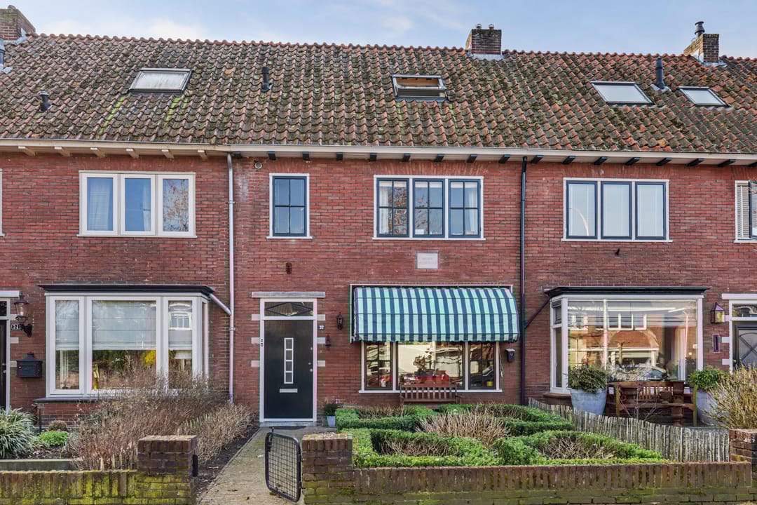 Photo 1 of Mr. P.J. Troelstrastraat 32