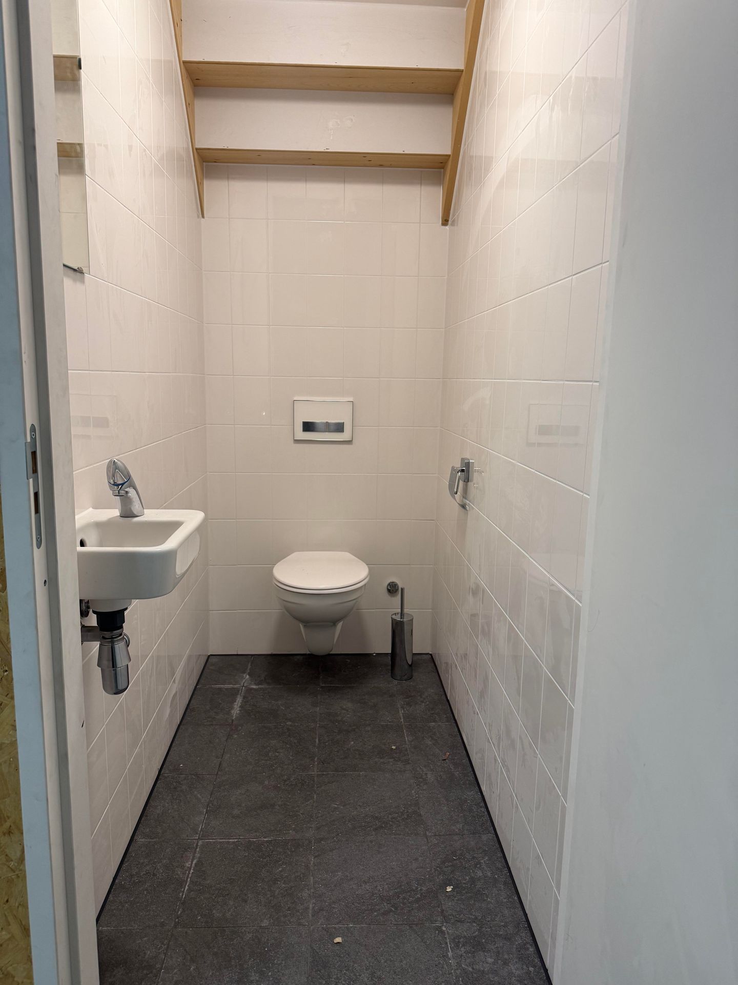 View photo 5 of Vredeweg 1-H