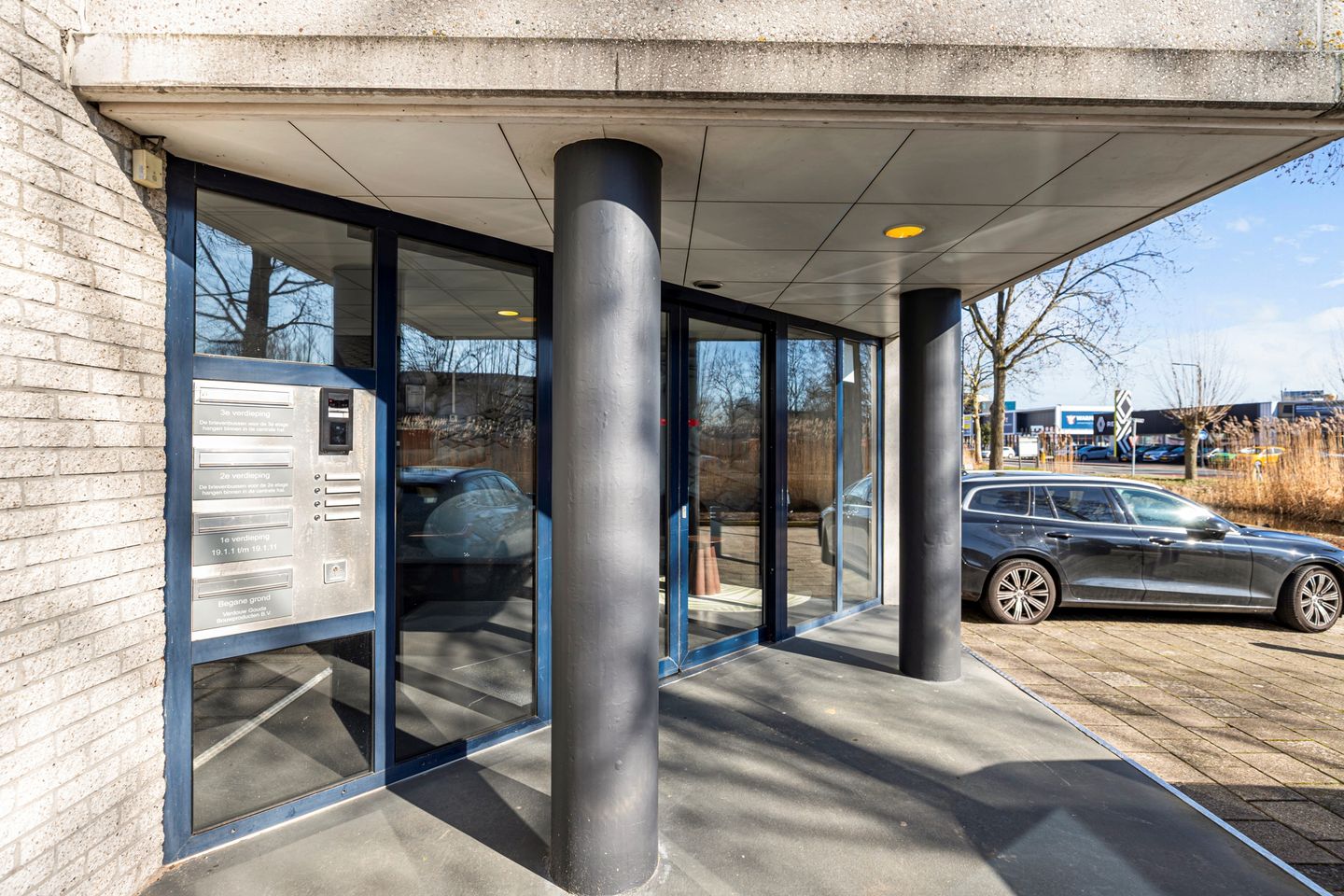 View photo 2 of Hanzeweg