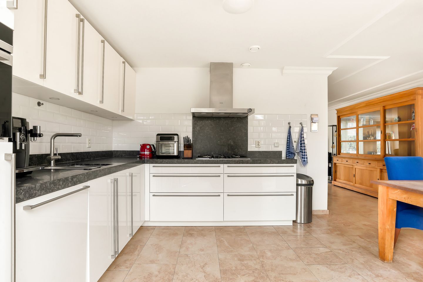 Foto 19 van Professor Zeemanstraat 43