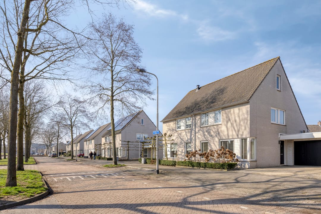 Photo 8 of Krabbendamstraat 13