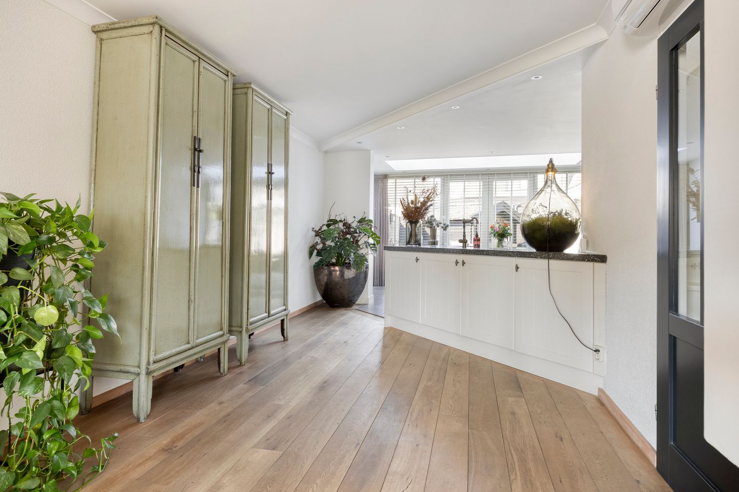 Photo 14 of Krabbendamstraat 13