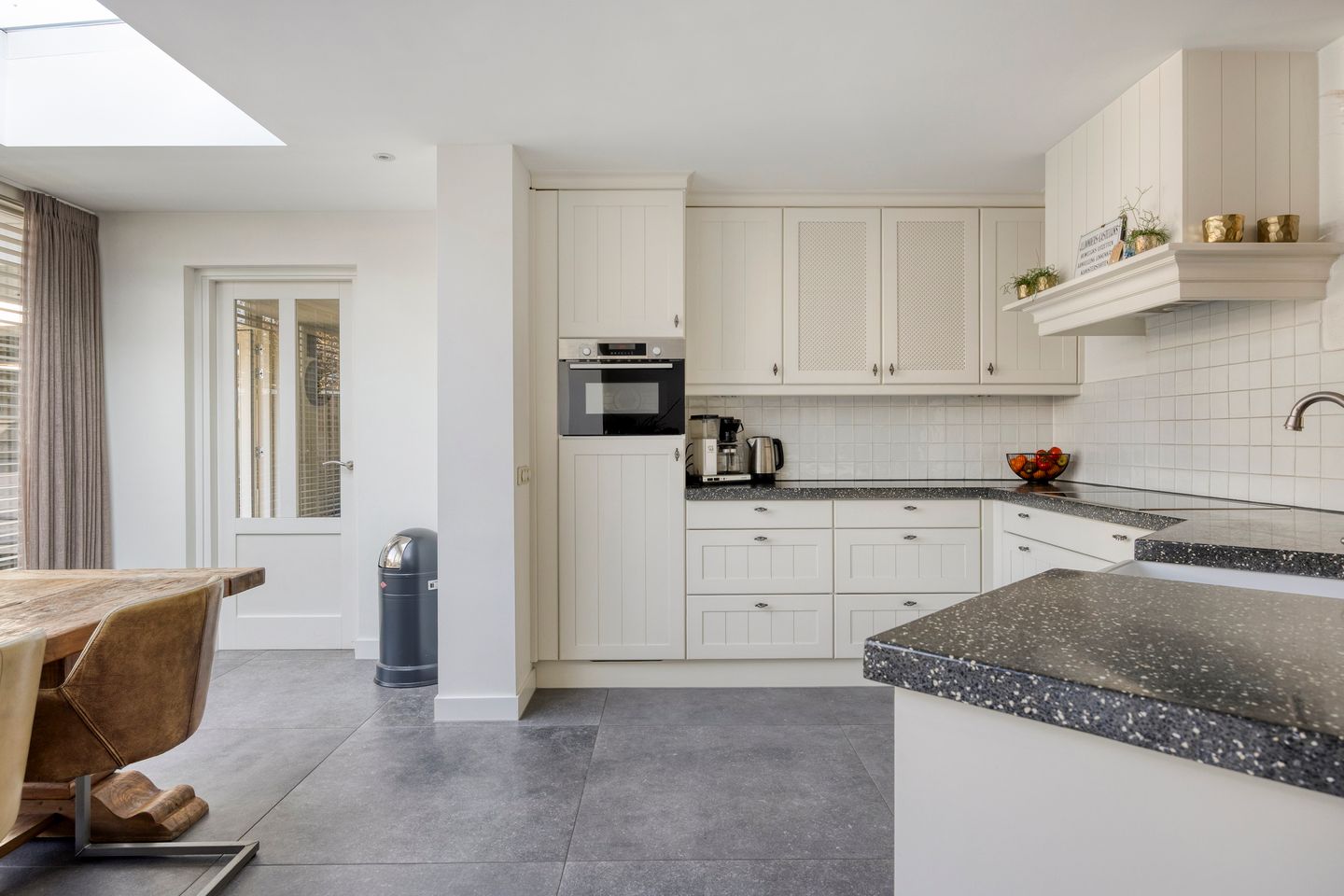 Photo 20 of Krabbendamstraat 13