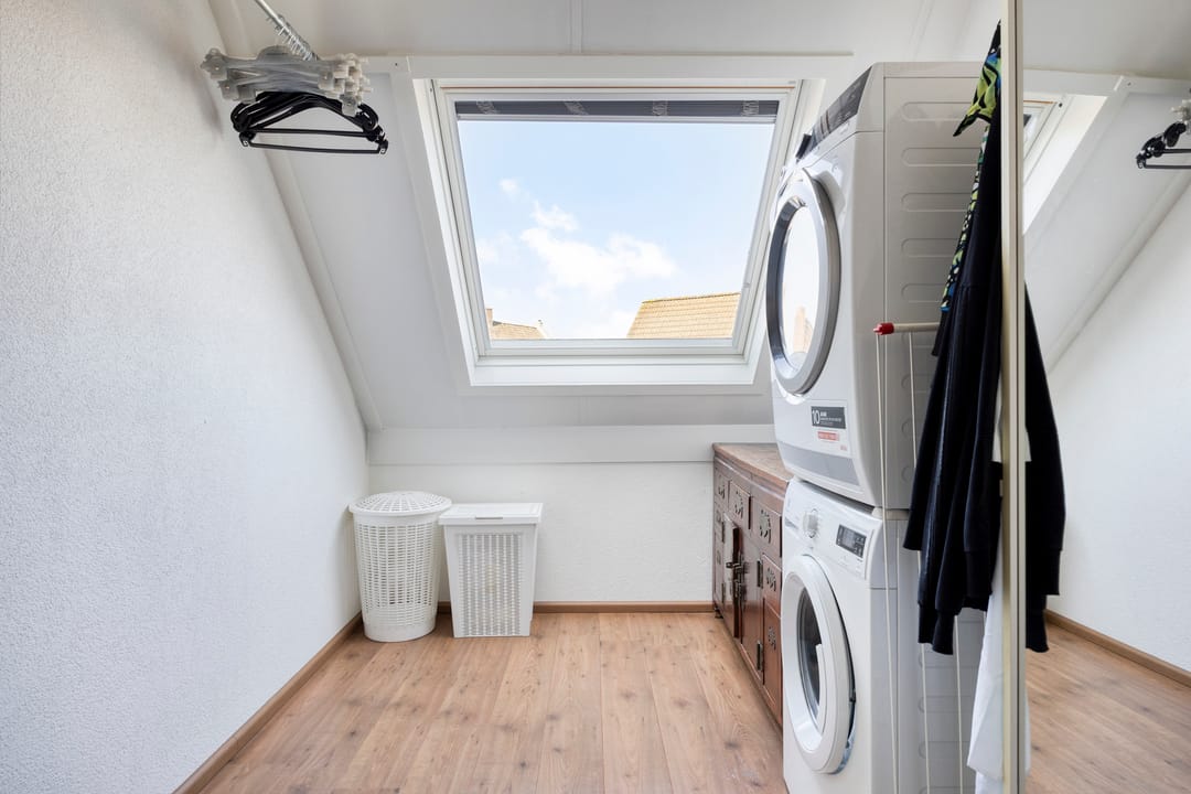 Photo 37 of Krabbendamstraat 13